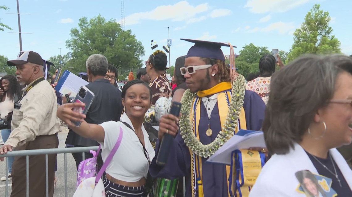 NC A&T students celebrate graduation | wfmynews2.com
