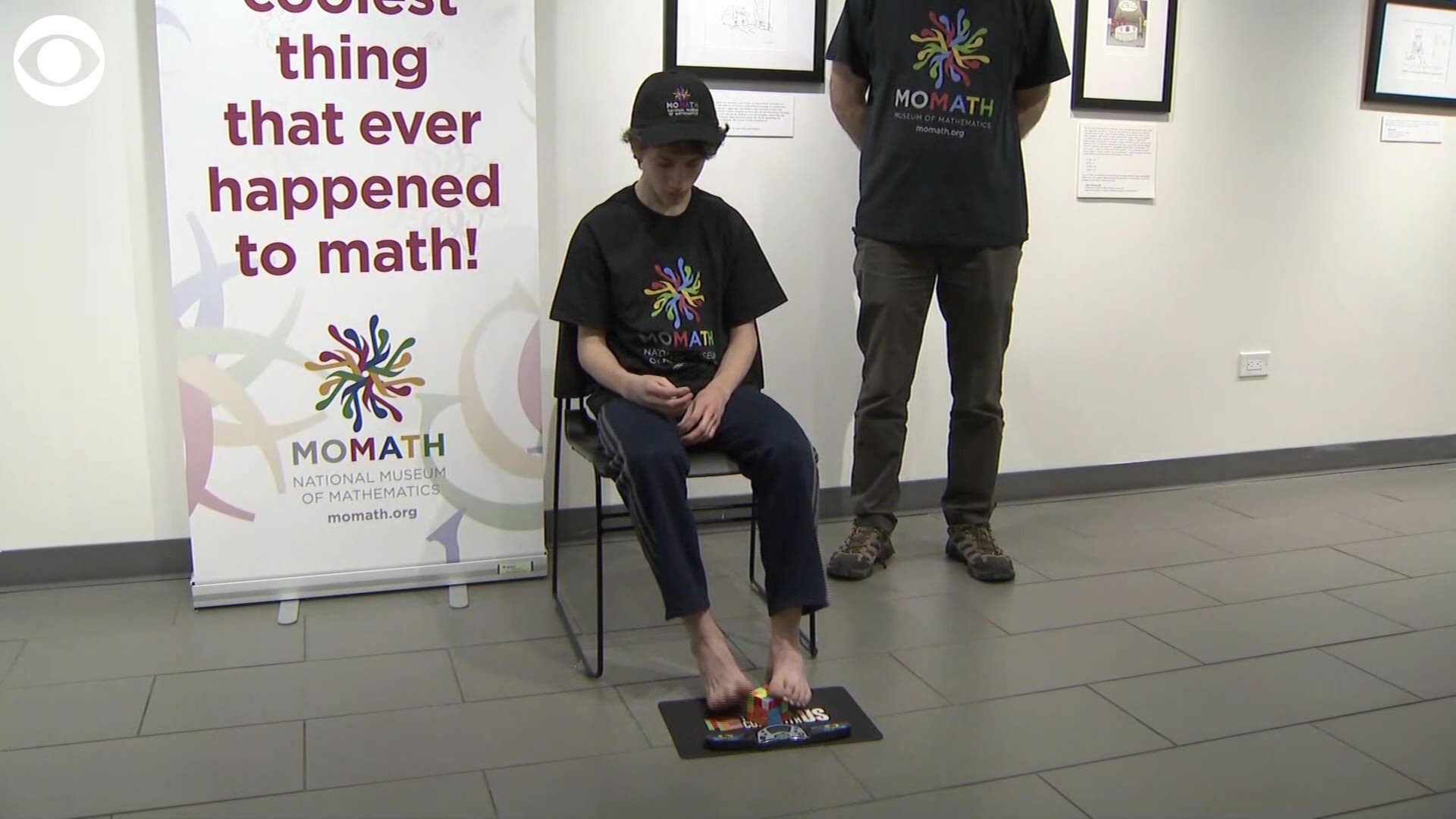 What Just Happened Teen Solves Rubik Cube In Seconds With His