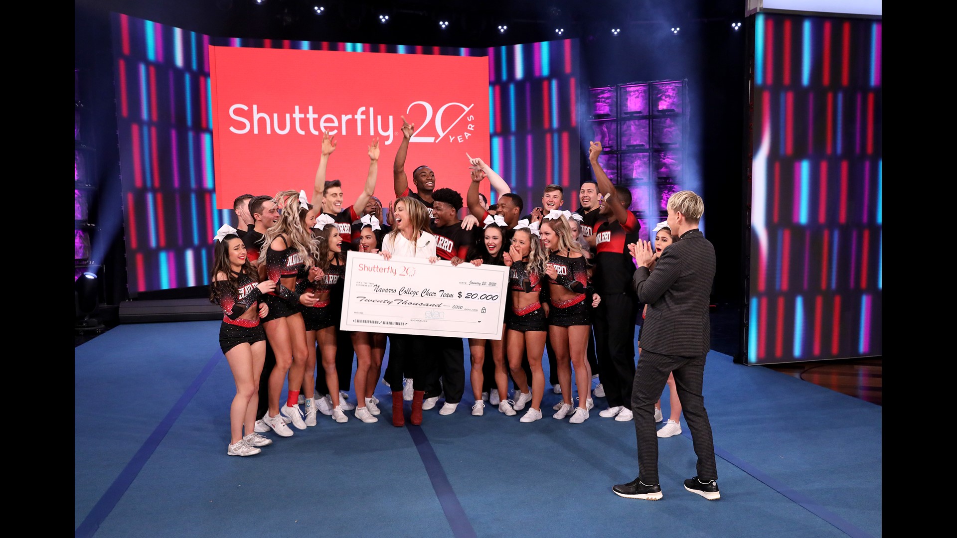 Navarro Cheerleaders appear on Ellen...then put on a show!