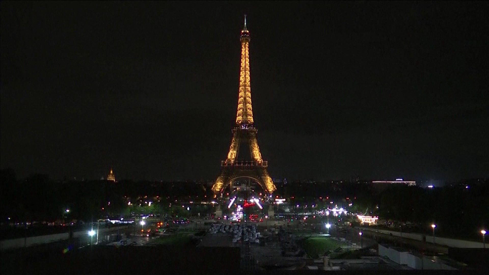 Lights on the iconic Eiffel Tower in Paris went out on Thursday in memory of former French President Jacques Chirac. Chirac was president from 1995-2007.