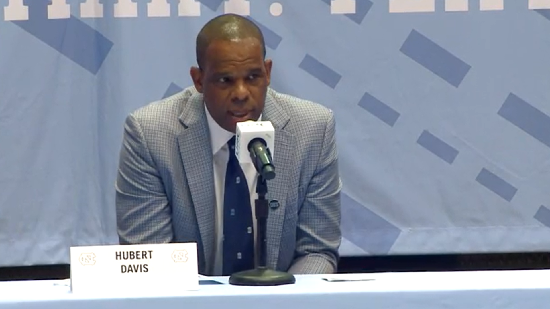 Hubert Davis named as UNC men's basketball head coach 