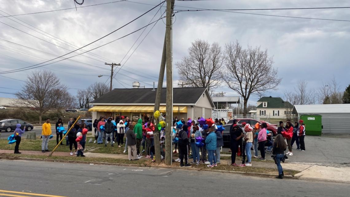 Vigil held for Toriyana Gaskins who died following a shooting - Vimarsana News