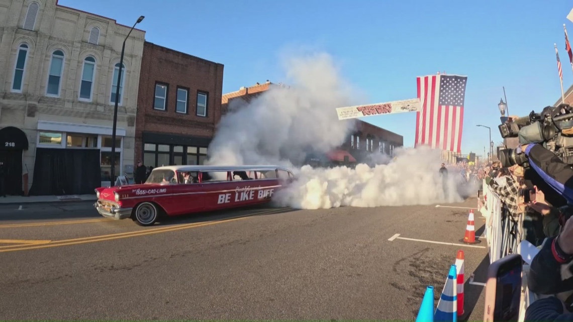 Mooresville holds burnout event to honor NASCAR driver Biffle