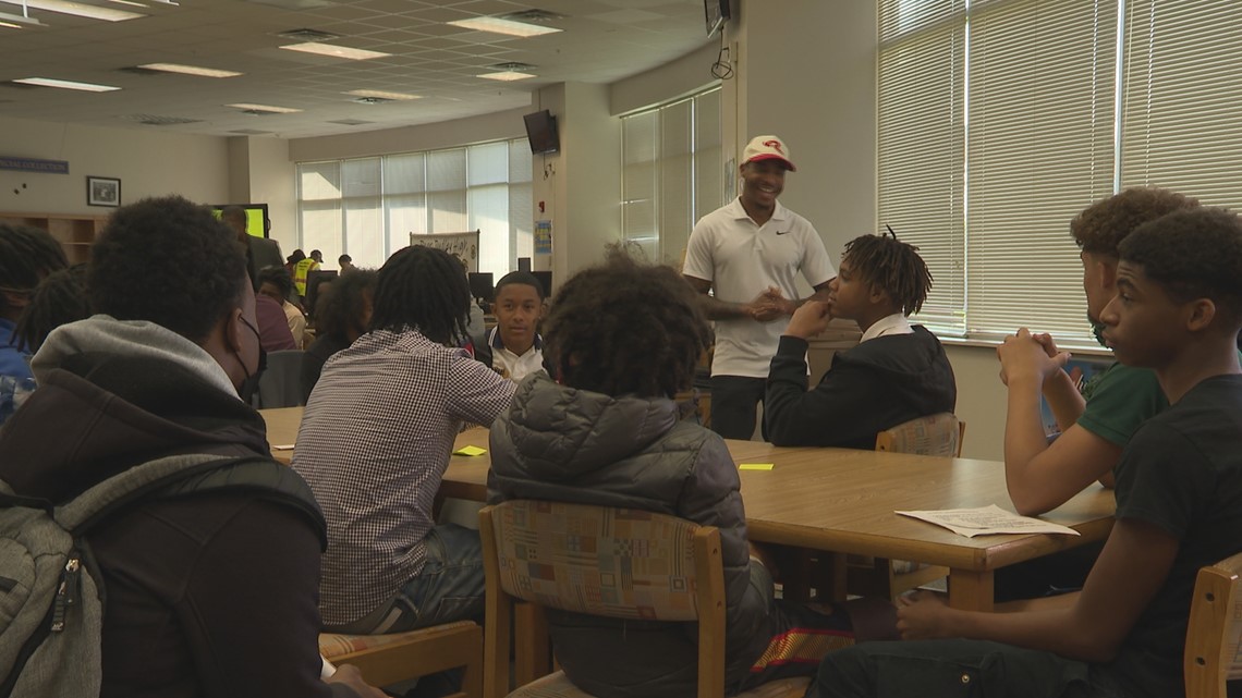 Triad alumni return to mentor local high school students - Vimarsana News