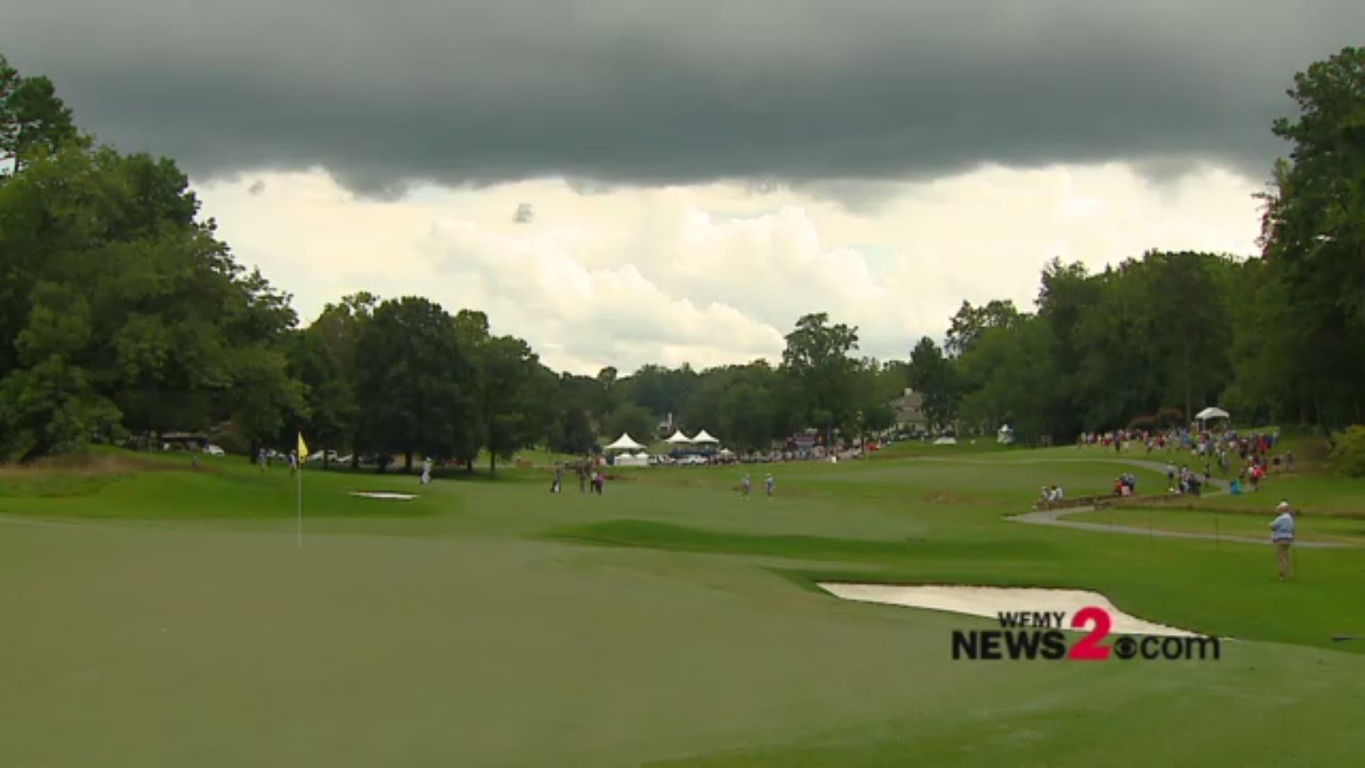 Play has been suspended at the Wyndham due to weather.