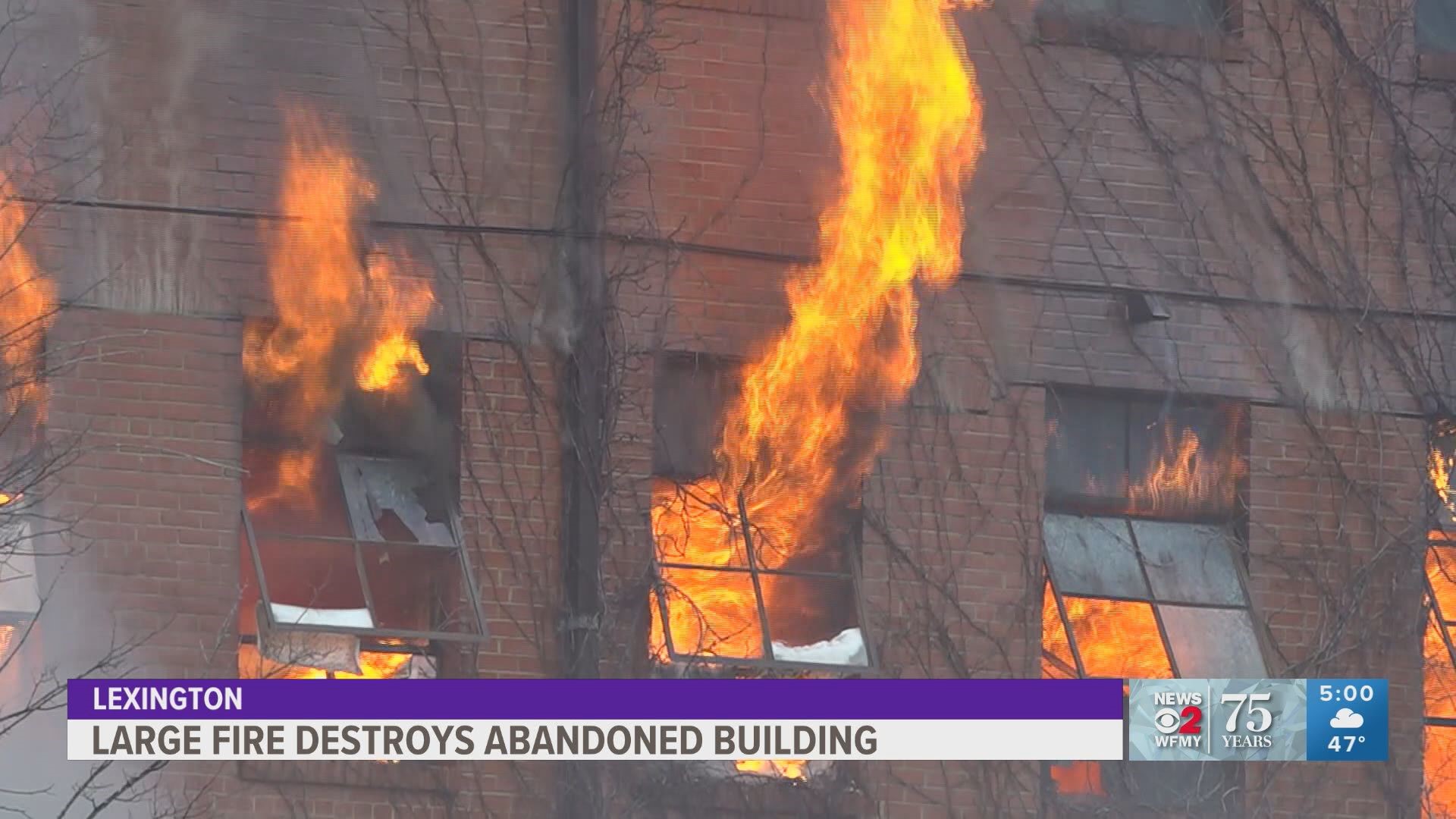 Fire destroys abandoned building in Lexington