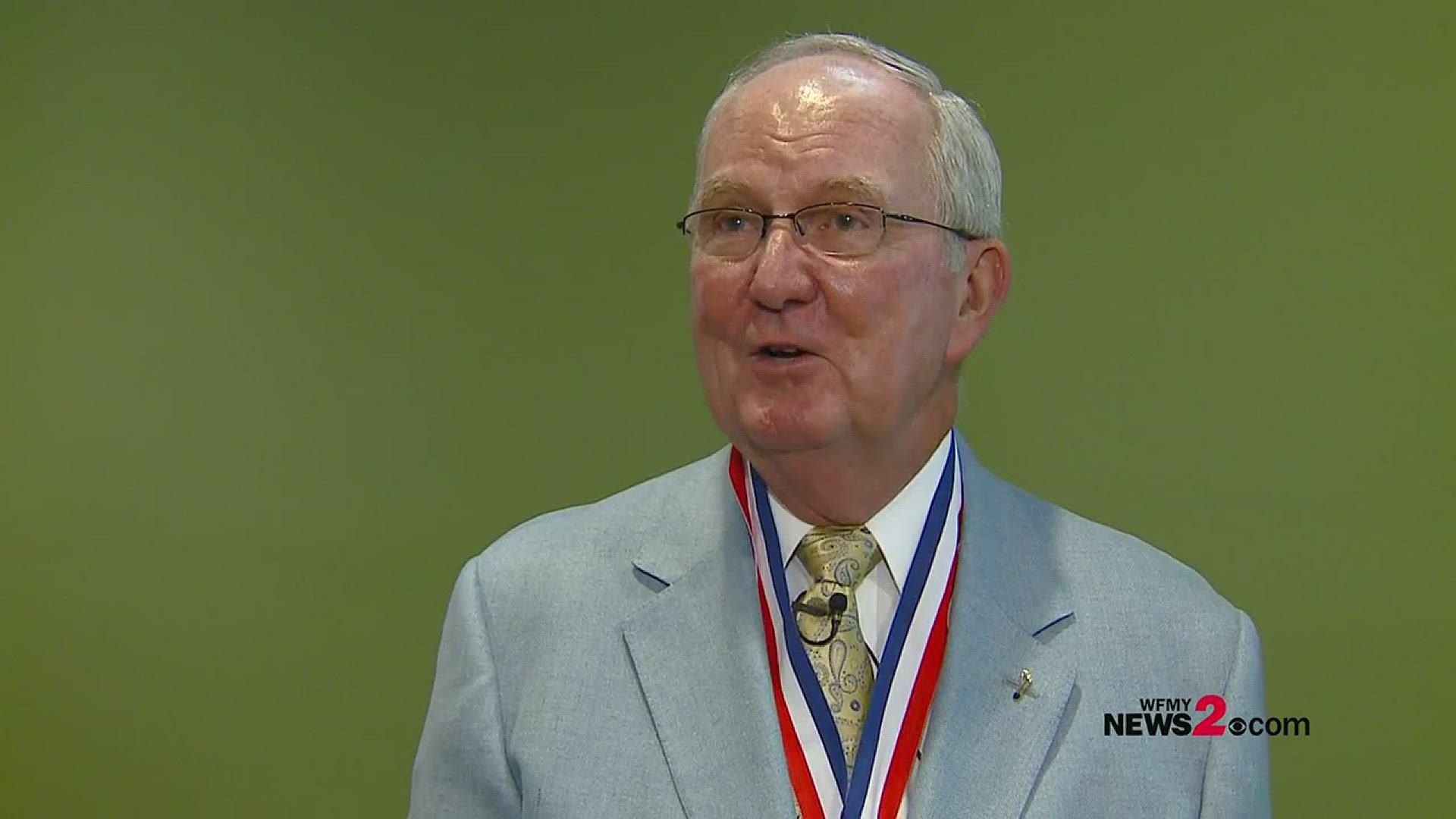 Woody Durham called more than 1,800 broadcasts on the Tar Heels Sports Network, winning the North Carolina Sportscaster of the Year award 13 times. He worked at WFMY News 2 for 14 years.