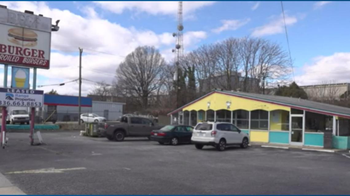Beef Burger turning into Timmy's Hot Chicken in Greensboro - Vimarsana News