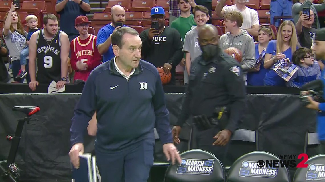 Fans come to Duke practice ahead of NCAA Tournament to see Coach K one more time