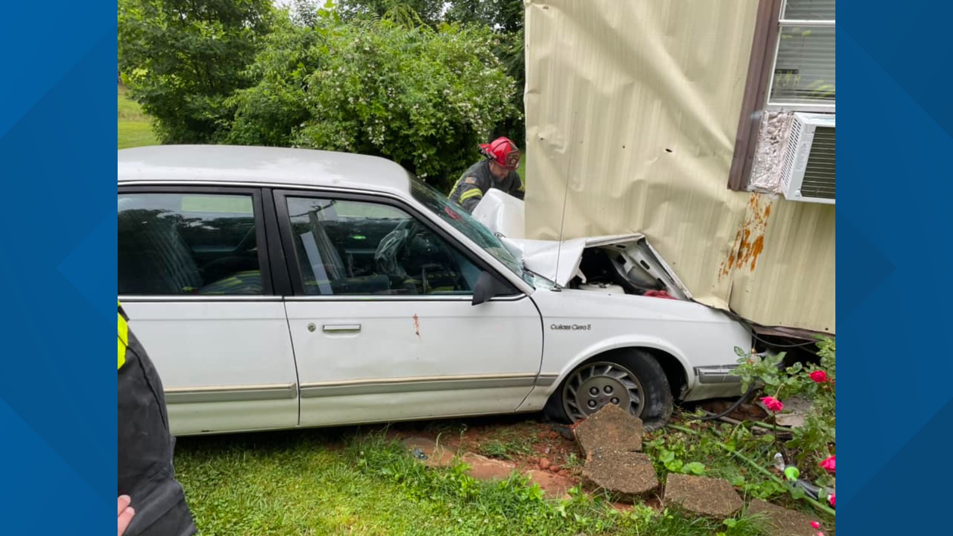 Car crashes into Millers Creek home