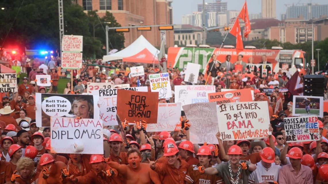 App State Awards Free Tuition for Best 'College Gameday' Signs - Sports  Illustrated