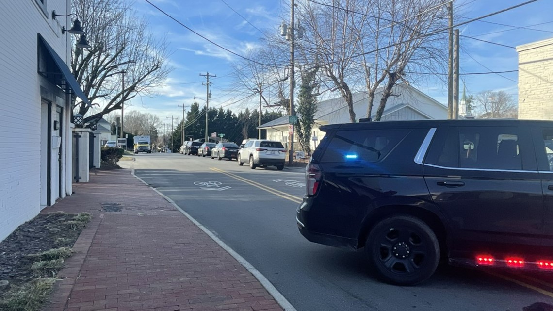 Standoff in progress at Golden Gate Drive in Greensboro - Vimarsana News