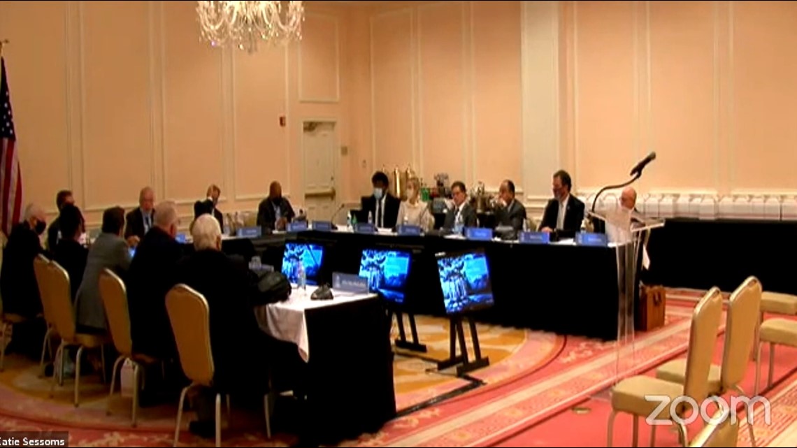 UNC board votes on motion to prohibit race, gender in admissions - Vimarsana News