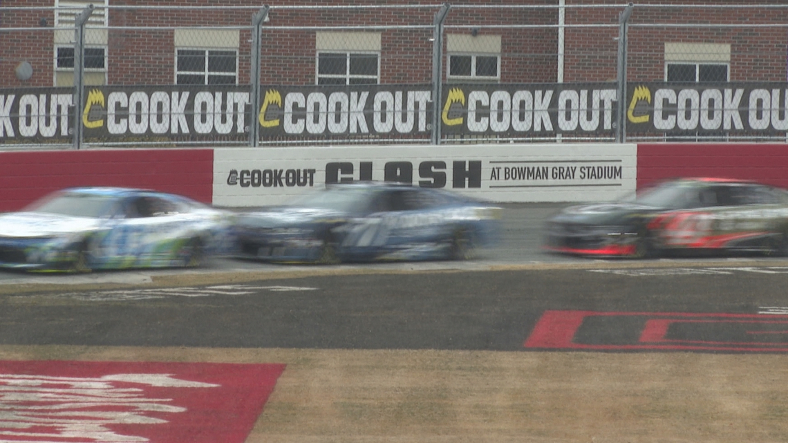 Fans brave winter weather as NASCAR season kicks off in Winston-Salem with Cook Out Clash
