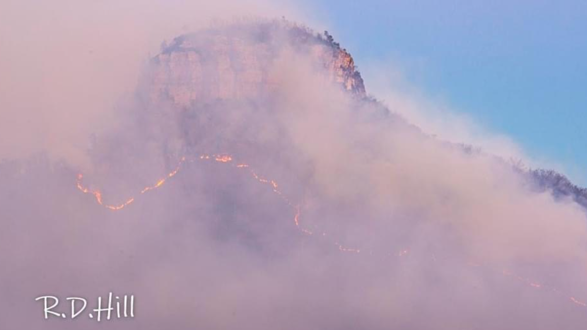 Pilot Mountain wildfire grows to more than 1,000 acres