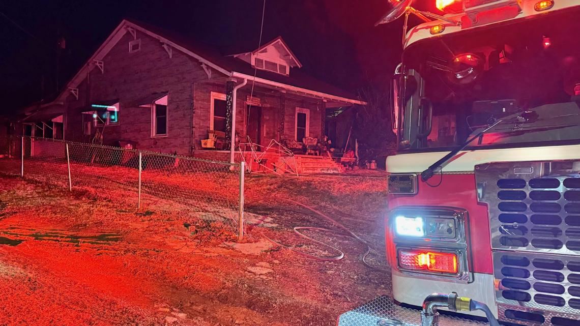 Fire breaks out at home in Lexington | 2 adults, 2 kids make it out ...