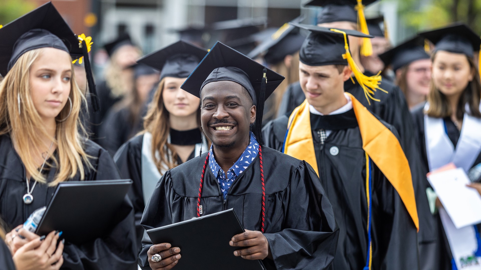 Davidson-Davie celebrates close to 1,200 graduates | wfmynews2.com