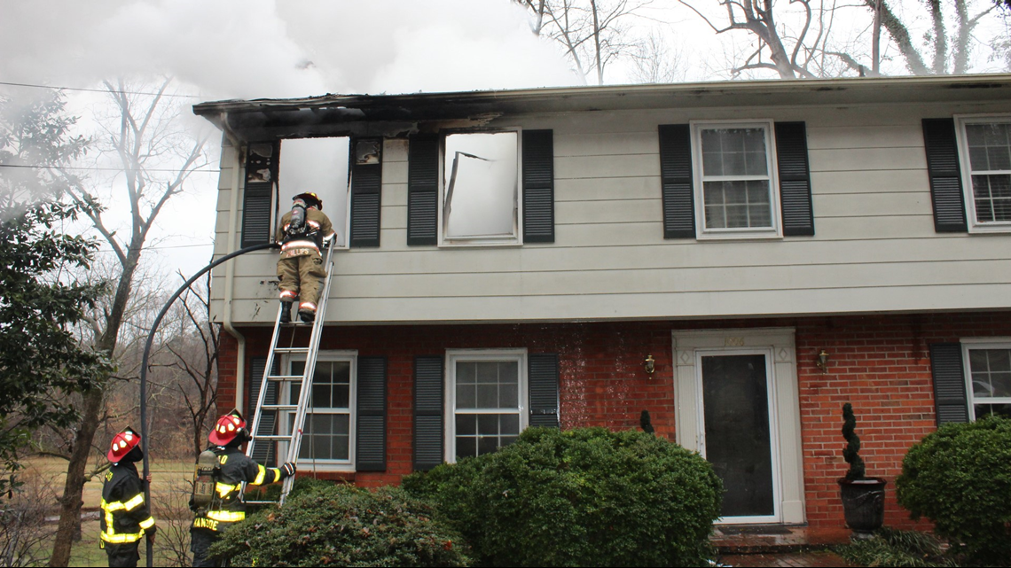 Woman Dies in House Fire in Martinsville