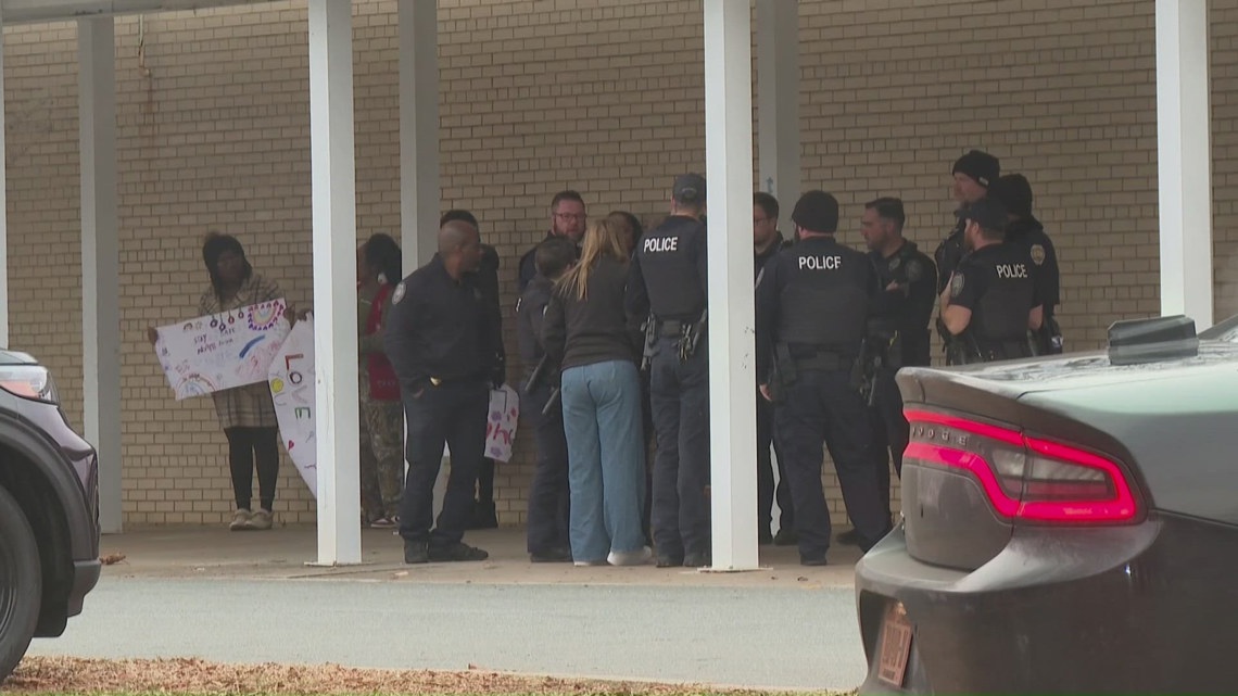 Students return to North Forsyth as parents, experts weigh emotional toll of stabbing