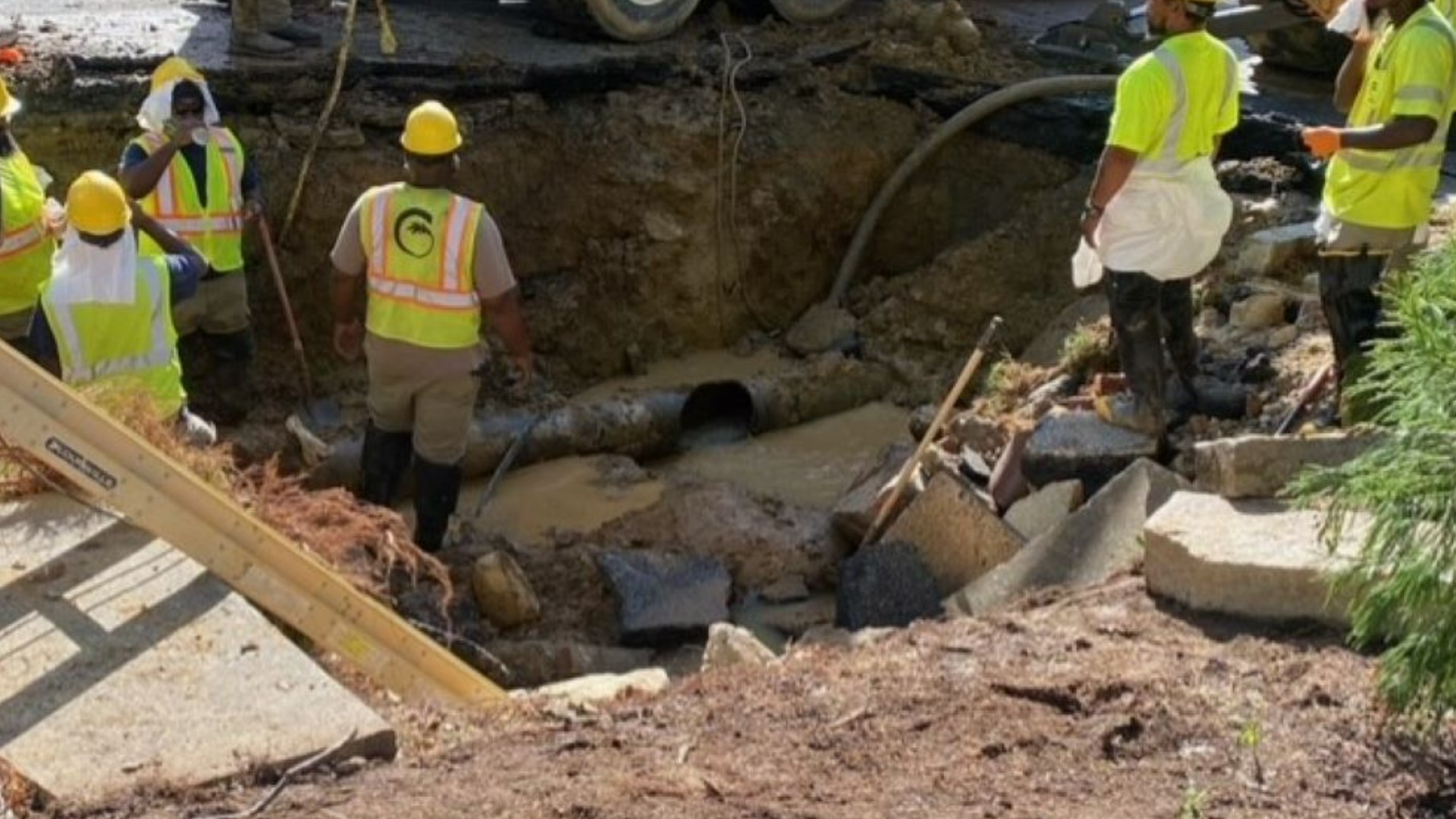 Water main break causes road closures in Greensboro | wfmynews2.com