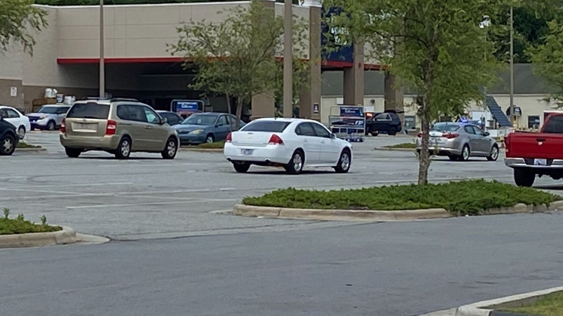 PHOTOS Heavy police presence outside Lowe’s Home Improvement in