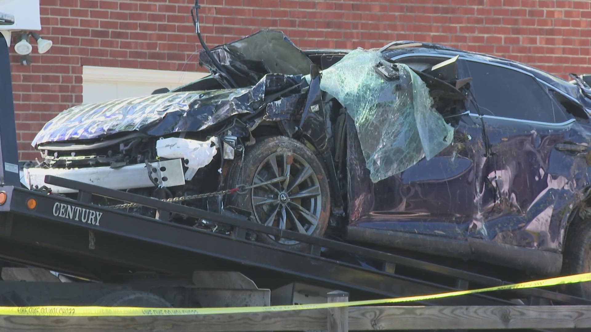 Vehicle crashes into house, causes gas leak in Clemmons | wfmynews2.com