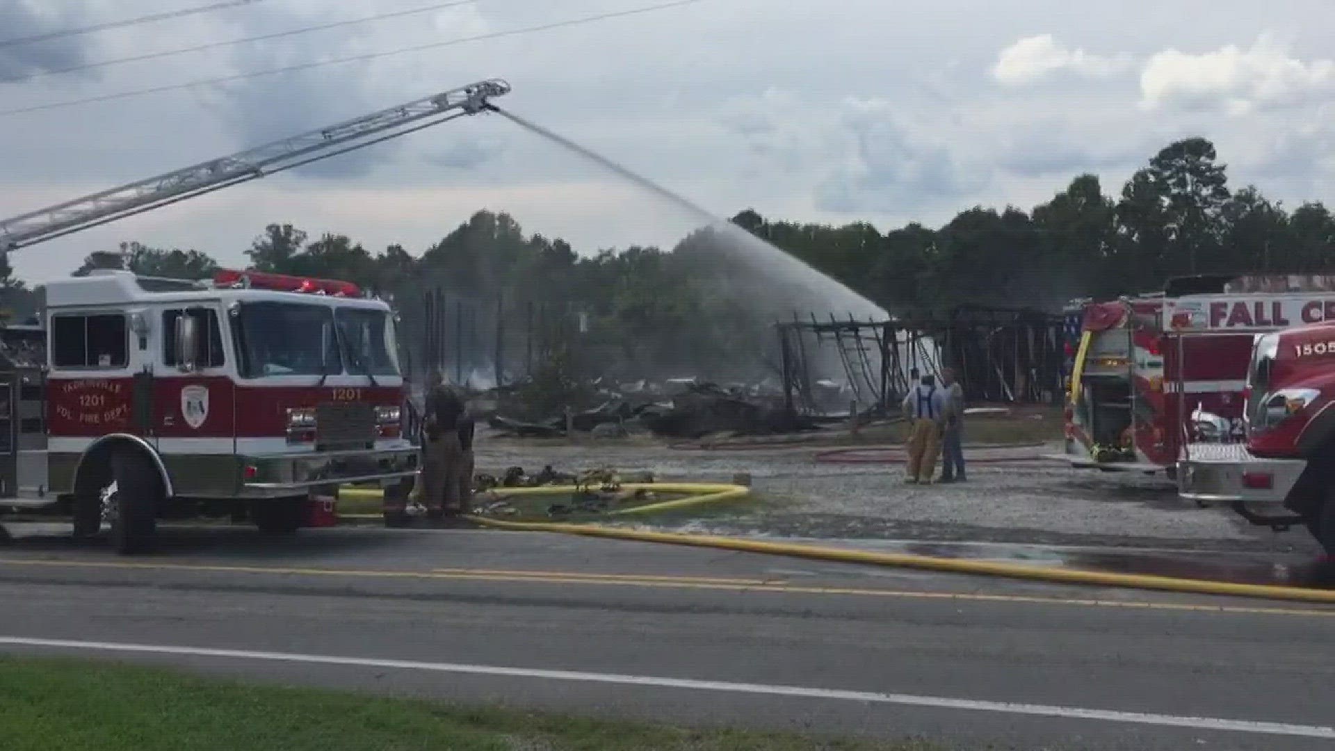 Fire Destroys Hinshaw Gas and Feed in Yadkin Co. | wfmynews2.com