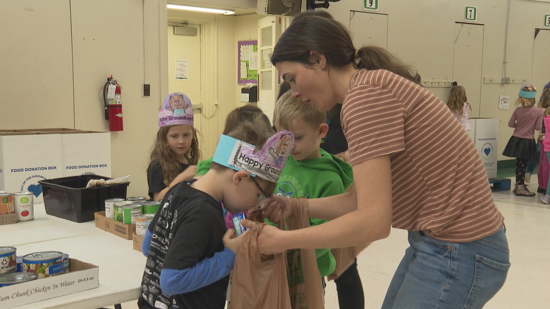 Sternberger Elementary students deliver acts of kindness to kids in their area.