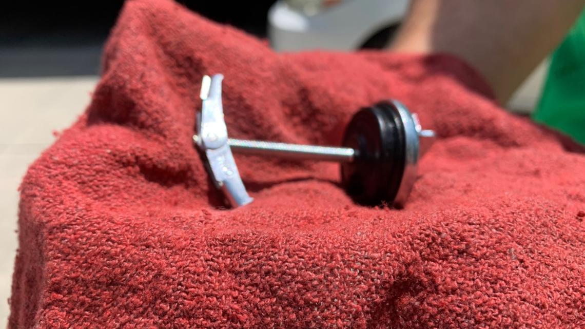 Repair shop uses temporary oil plug, fails to inform customer