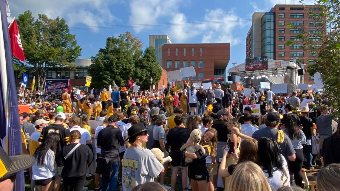 ESPN College GameDay: Luke Combs has a message for Texas A&M