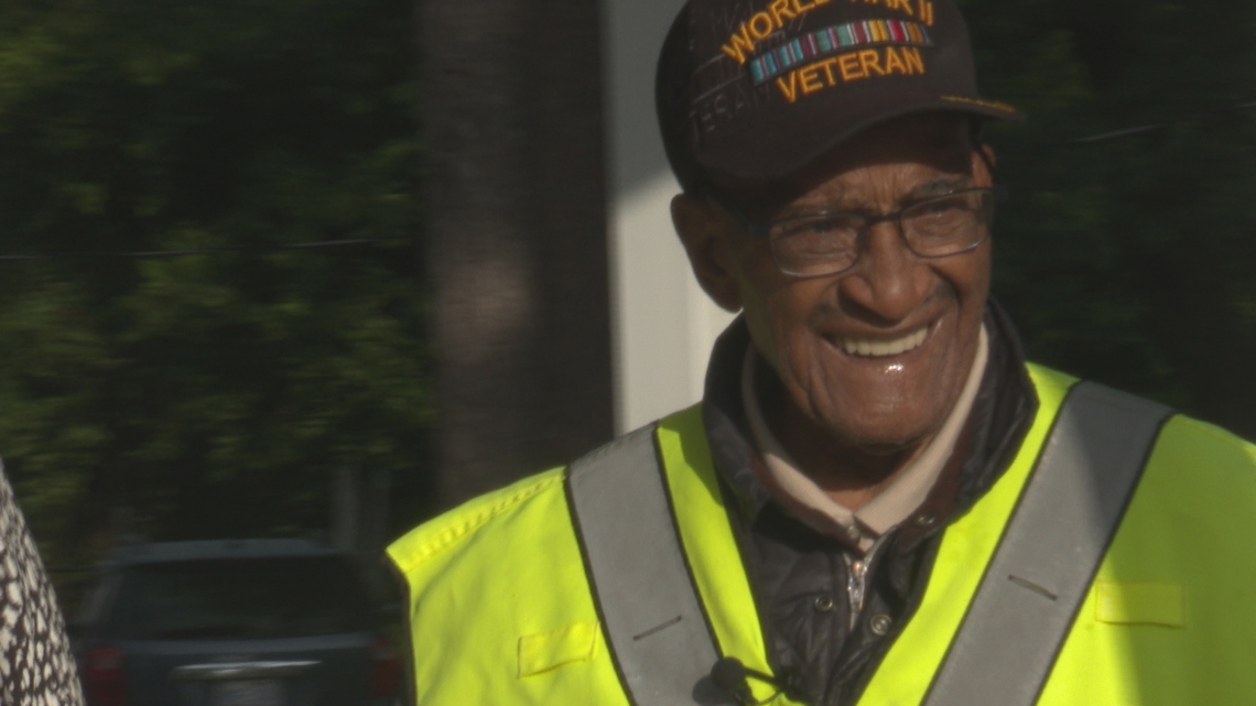 102-year-old crossing guard retires from elementary school - Vimarsana News