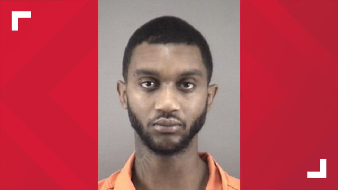 Man accused of firing at officers sentenced more than 15 years on gun charge, DOJ says