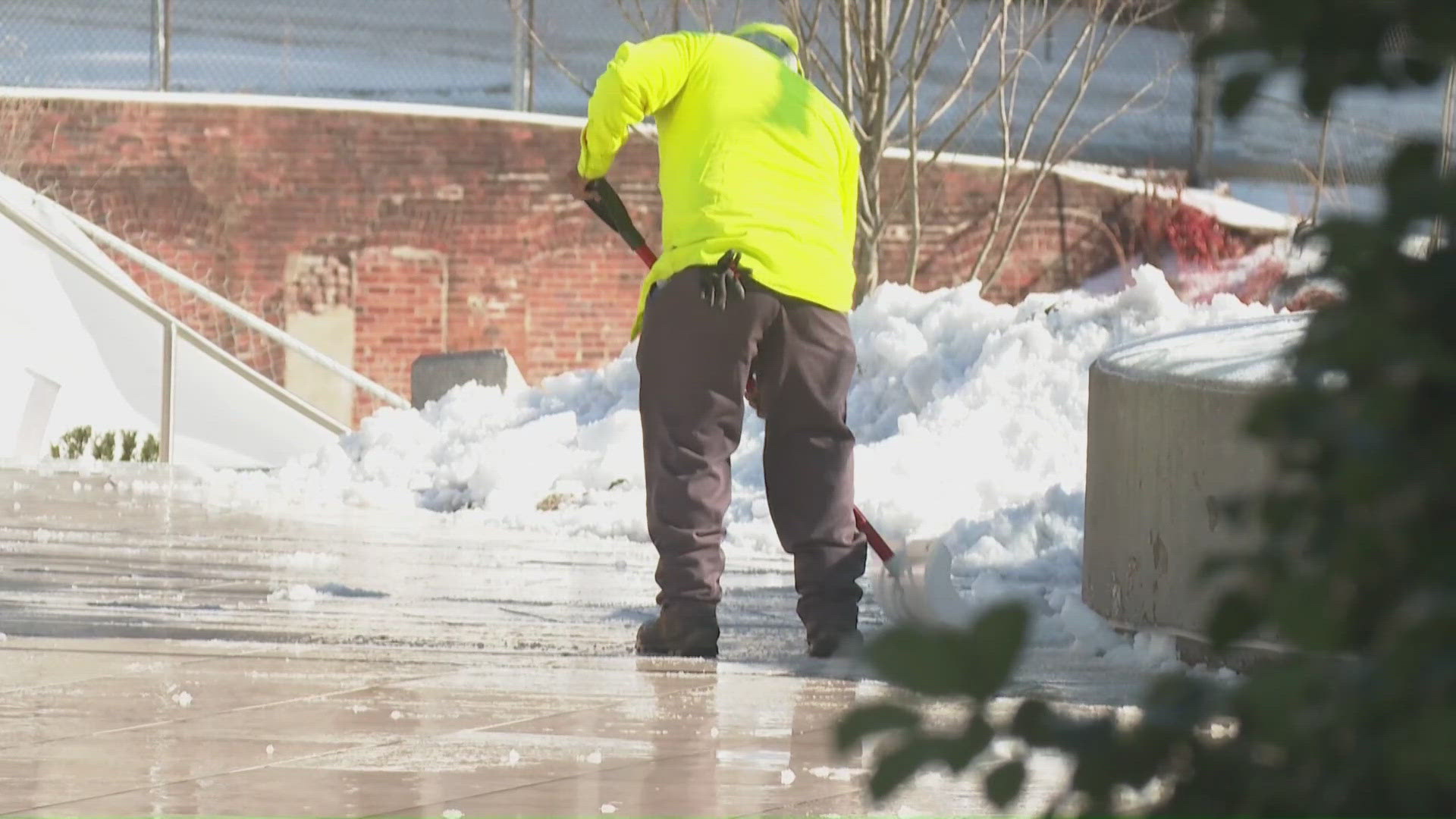 Forsyth County crews work to clear roads before refreezing | wfmynews2.com