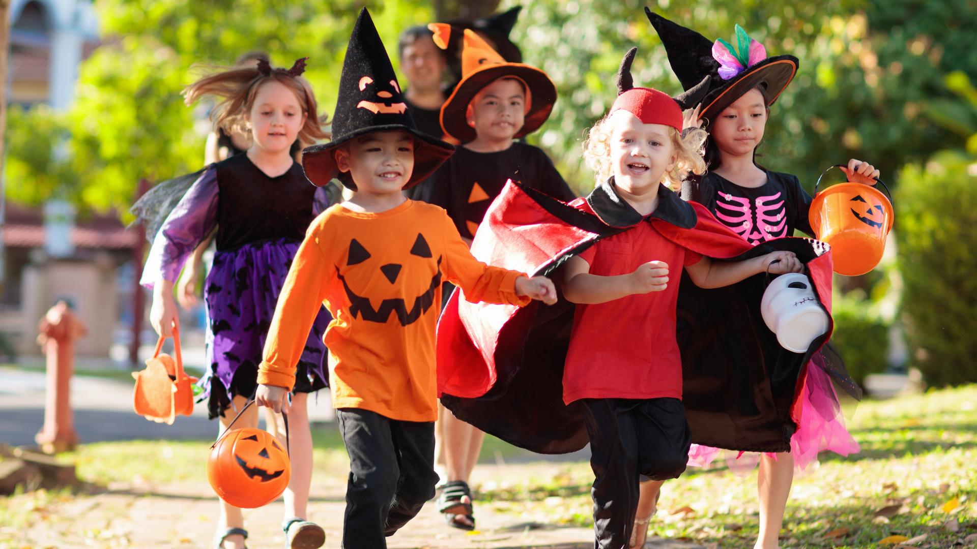 Tips on how to teach your children manners for Halloween.