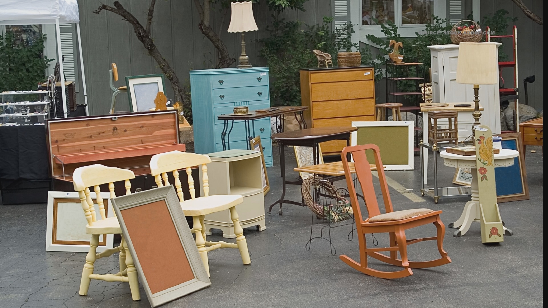 Are you having a garage or yard sale? Experts share the top-selling items.