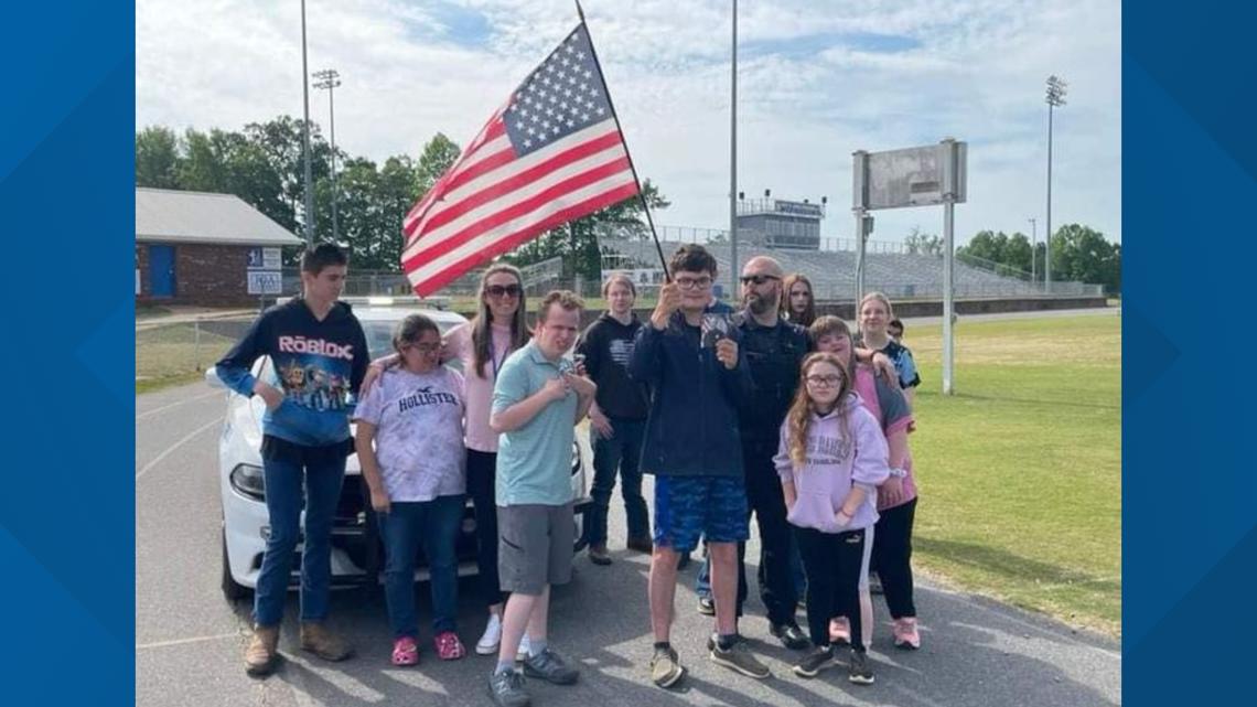 Randolph Co. high school student walks to honor fallen officer - Vimarsana News