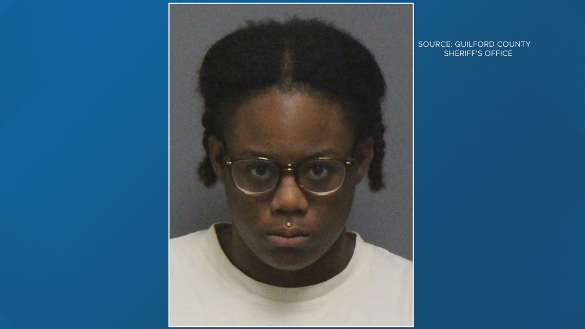 Mom charged after leaving child in hot car