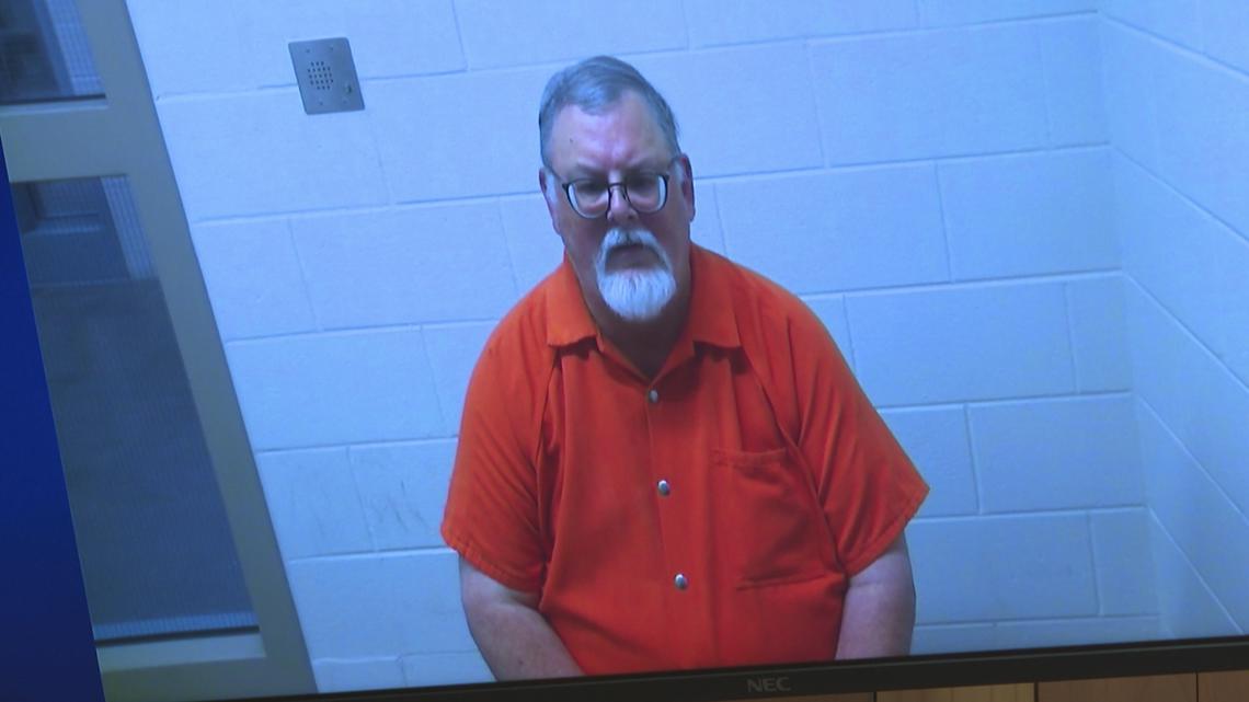 Former Vandalia Christian School teacher faces 10 more child sex exploitation charges