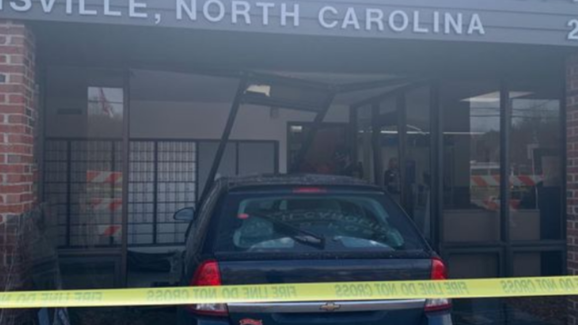 Car crashes into Lewisville post office