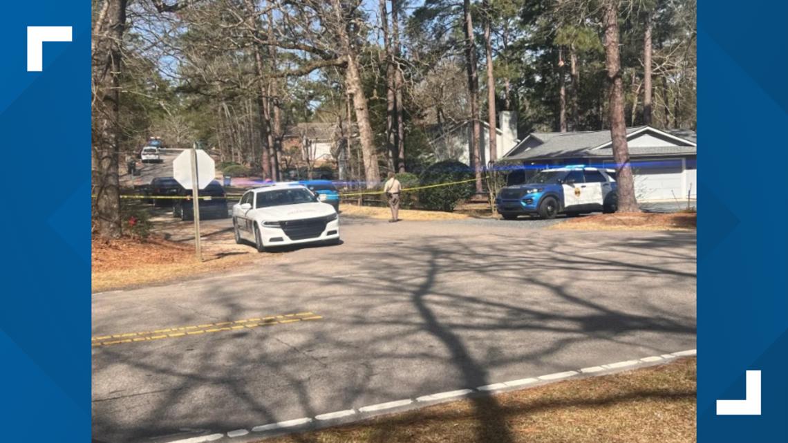 Pinehurst officer shoots, kills man who approached officers with ax ...