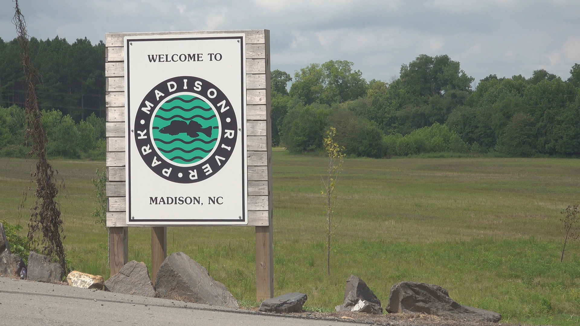 Madison Castle Rescuers Person rescued from river by first responder who was with family ...