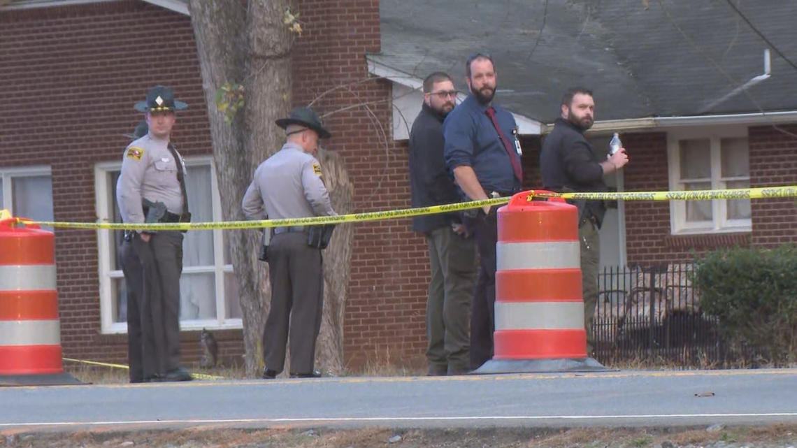 Construction crew discovers body near Highway 158 in Forsyth County