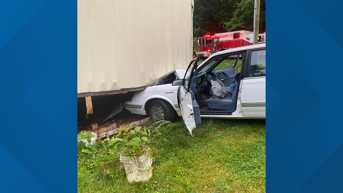 Car crashes into Millers Creek home