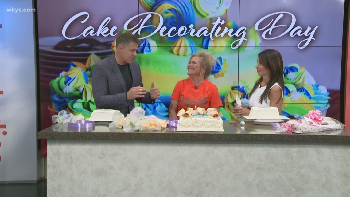 National Cake Decorating Day Is It Hard To Decorate A Cake Wfmynews2 Com