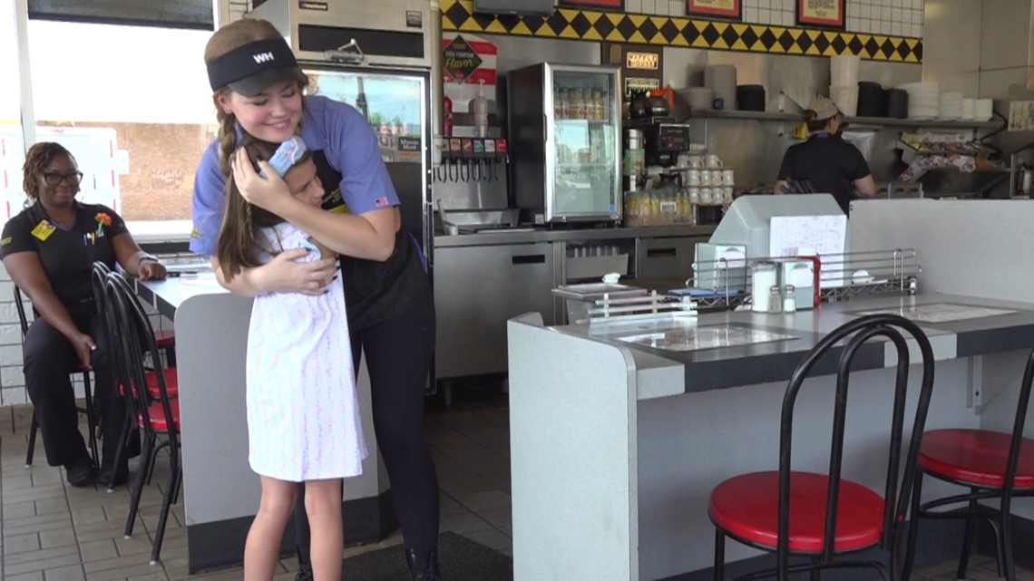 Sumter Waffle House employees surprise girl with tooth fairy - Vimarsana News