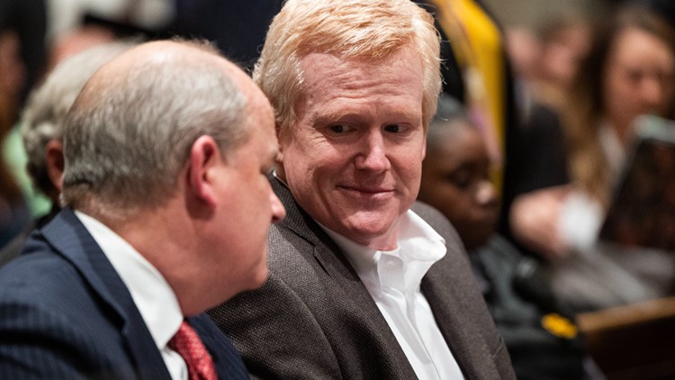 Alex Murdaugh pleads not guilty to federal wire fraud and money laundering charges, at least for now