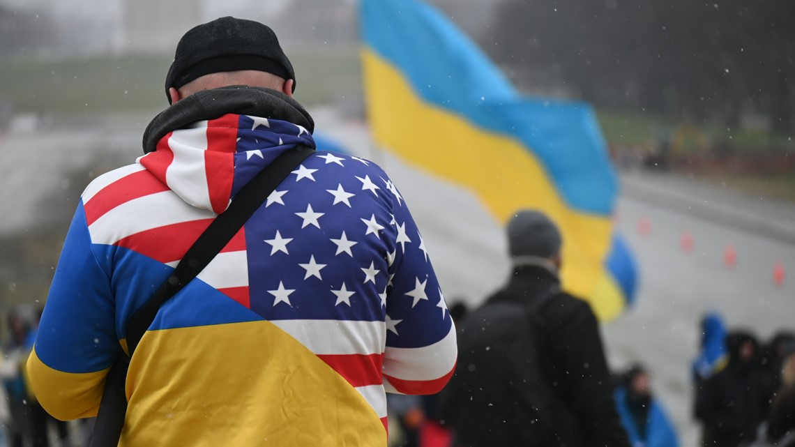 Ukraine rally held at Lincoln Memorial in DC - Vimarsana News