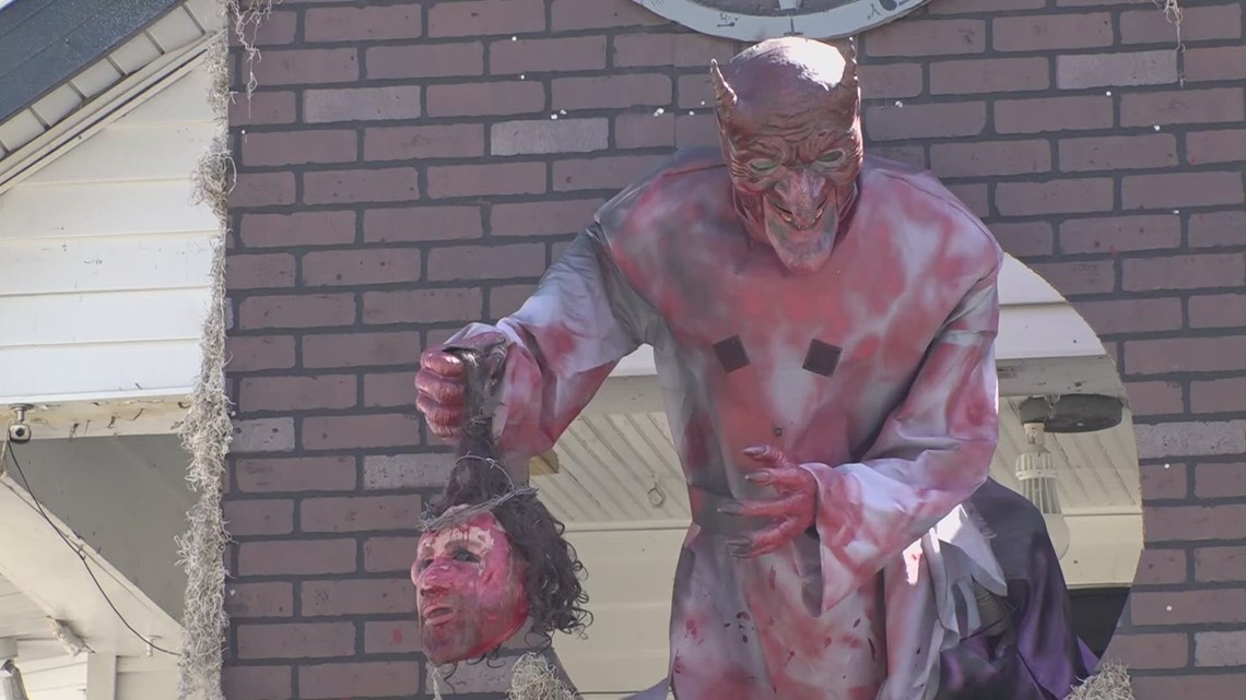 Neighbors call for controversial Halloween display in Bucktown to be removed - Vimarsana News