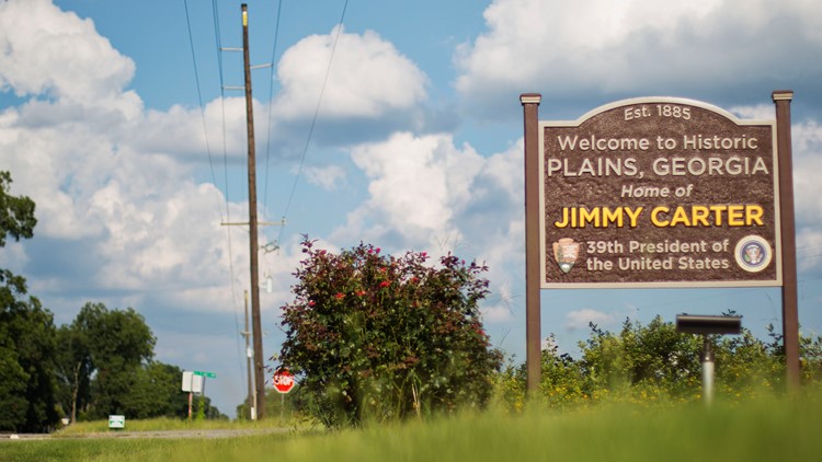 'Plains is sad' | Jimmy Carter's friends and neighbors work to comfort him and his family