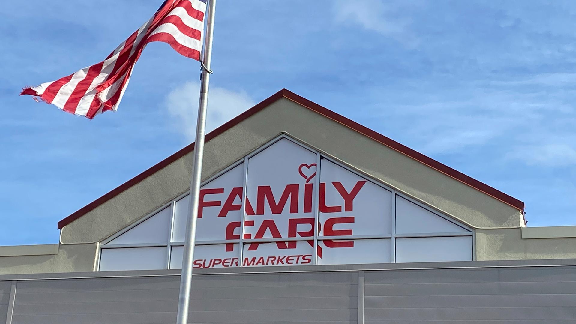 Police: Homeless woman was living inside Family Fare sign | wfmynews2.com